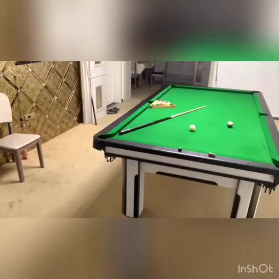 第一个视频录制3分钟左右轻轻松松打进，第二个视频至少录制了一个多小时，打了60多颗球才连进6颗无语，出杆有点问题，瞄点感觉是准但出杆就不准。半夜1点多录制两点多，我个子比较高，腿和握杆有点不垂直还是有点问题。但是修正话时间不适应，强迫修正有时候更打不进。