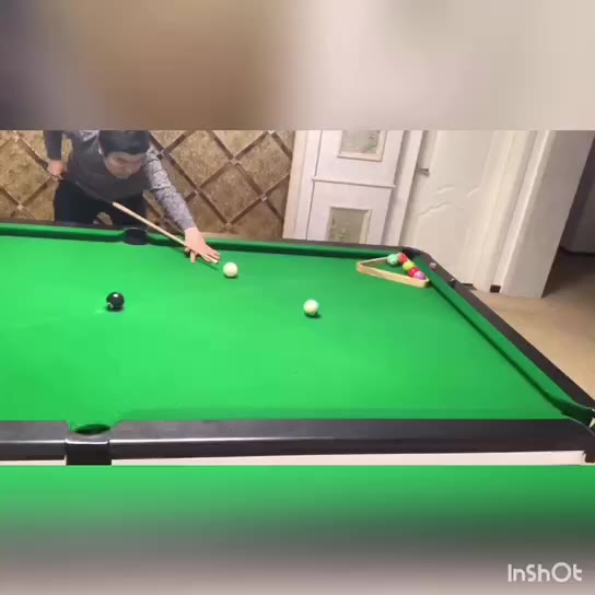 这节课打了两百多个球近三百个吧。对于力度掌控还是有些进步，叫库边那个球我也希望教练看我视频不要太局限母球停留该停的位置，学员打出来偏差一点会有，位置我觉得不要太偏远就行，，第四个视频我母球停留稍微偏远一点也把目标球给打进了。打的最多的是黑球中间那个。我起码打了很长的时间才连续叫成功三次位。虽然对于杆法打的点位有时候太低，有时候低杆高一点点，使我明白走位都有变化。