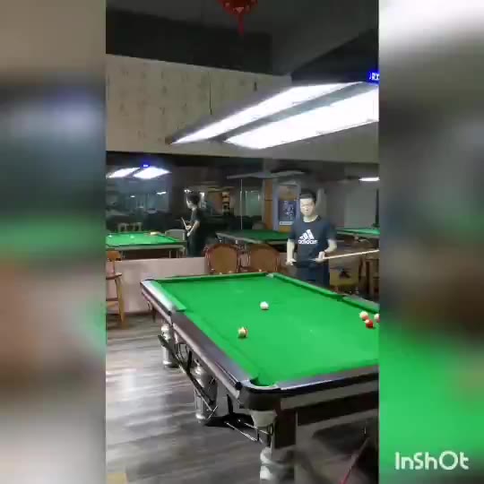 这是两段视频，前一个是作业，后一个是一组球的训练。一组球的训练中总是会断，不知道什么原因，之前看王教练说的瞄尾巴法，但总是瞄不好，有什么技巧和方法嘛？