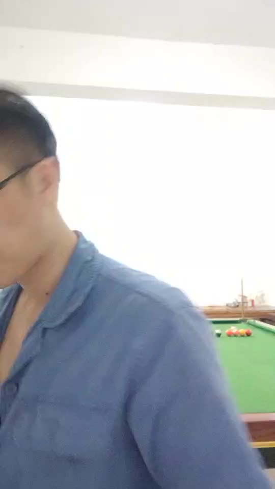 师傅您好！推白球有时候能推正好几个有时候歪的多，往底洞打球，有时候弹出来了是啥情况啊？多谢！