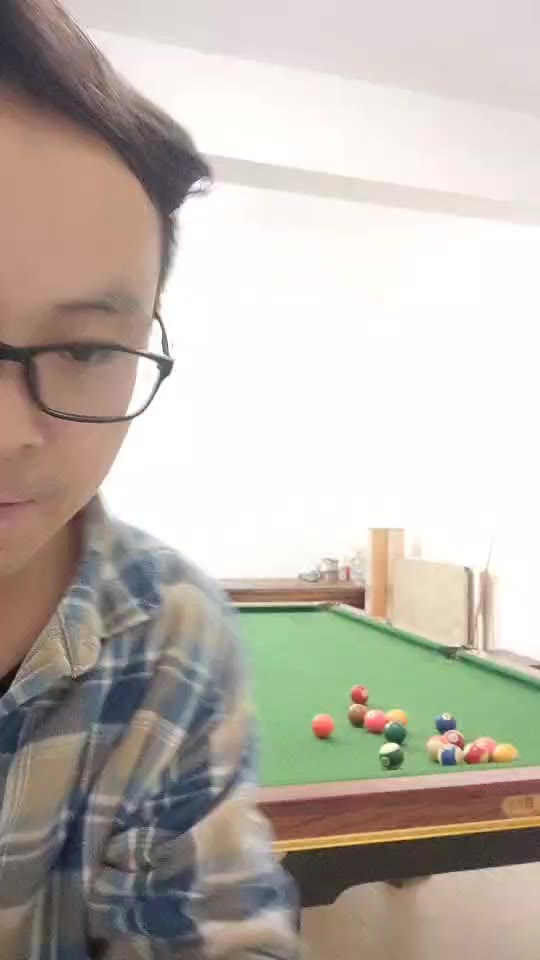 师傅您好！台球在左边会打进的多点，台球在右边会打进的少点。多谢！